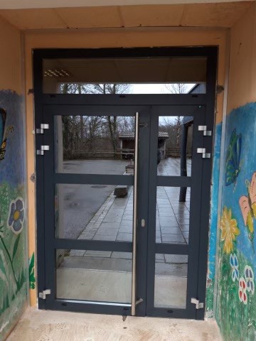 PORTES ALUMINIUM DANS BATIMENTS RECEVANT DU PUBLIC Thann 2