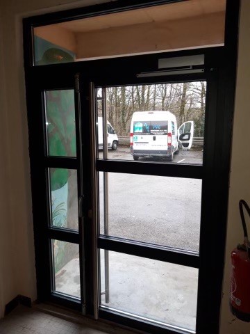 PORTES ALUMINIUM DANS BATIMENTS RECEVANT DU PUBLIC Valentigney 3