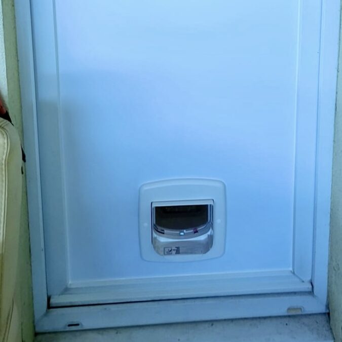 Pose de chati&egrave;re sur porte et portes sur mesure &agrave; Valentigney Montb&eacute;liard