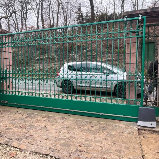 R&eacute;novation de portail m&eacute;tal thermolaqu&eacute; avec ANL PVC H&eacute;ricourt